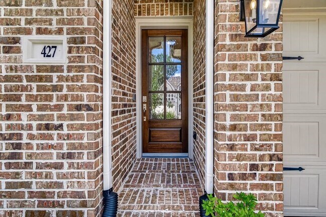 Photo - 427 Mulberry Creek St
