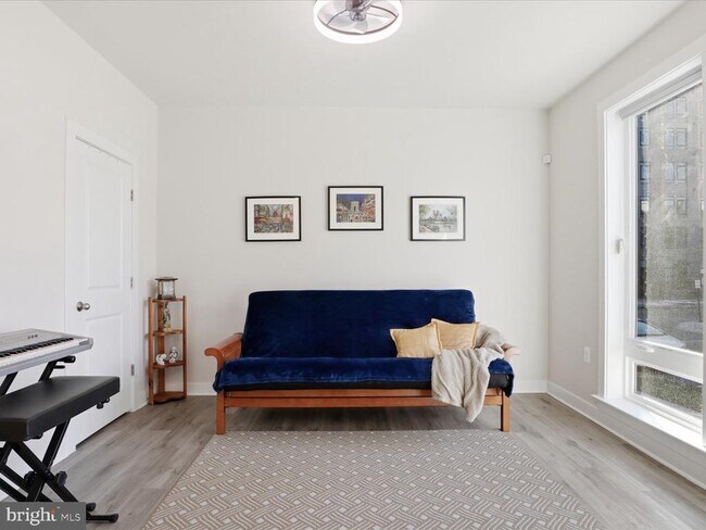 Photo - 3595 Aster St