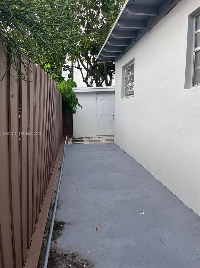 Photo - 50 NW 68th Ct Unidad 2