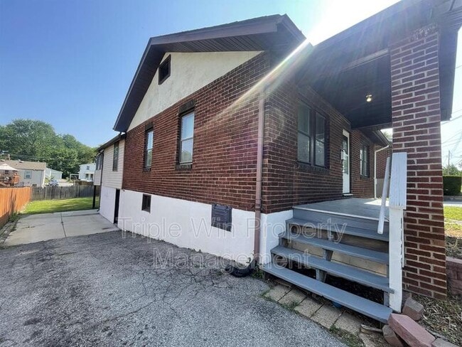 Photo - 9425 Burdella Ave