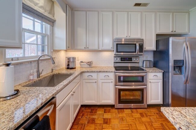 3198 Hillsboro Pike