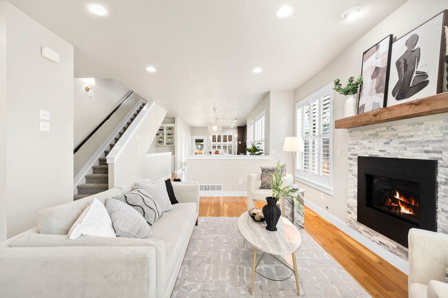 Photo - 2115 S Sherman St
