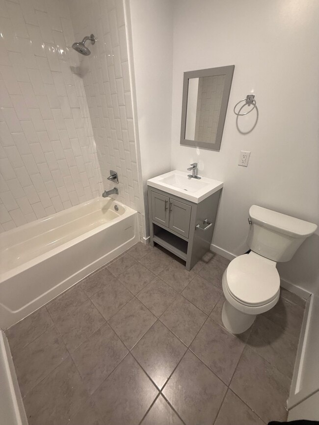 Photo - 159-161 12th Ave Unidad 202