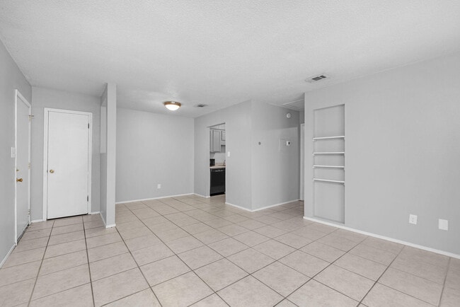 Photo - 1555 Green Briar Pkwy