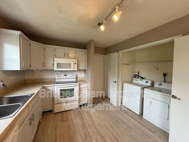 Photo - 381 Sherman Dr