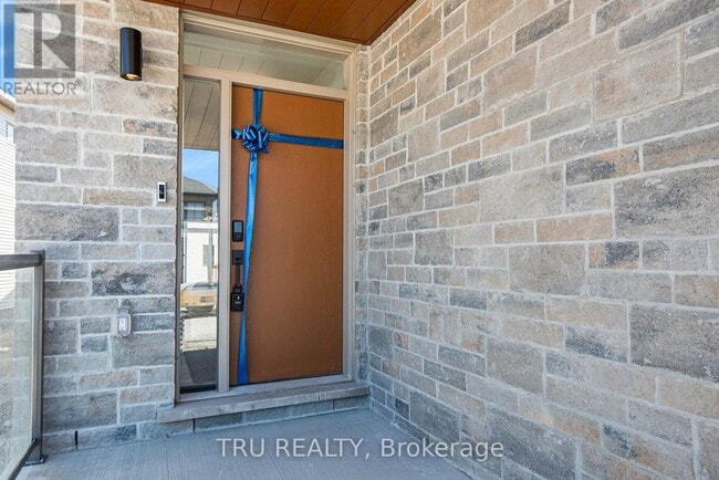 Photo - 813 Crossgate St