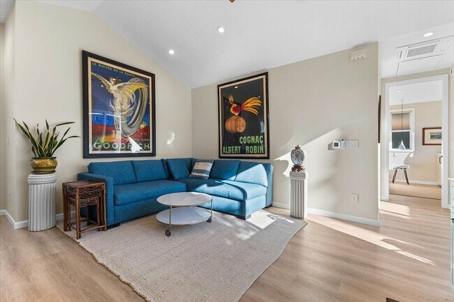 Photo - 402 Haydon St