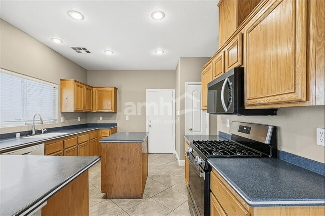 3387 Antique Rose Dr