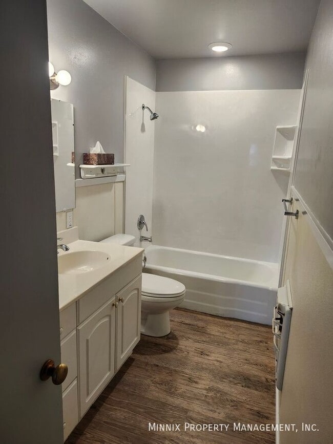 Photo - 2806 60th St