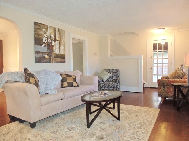 Photo - 978 Pembrook Rd