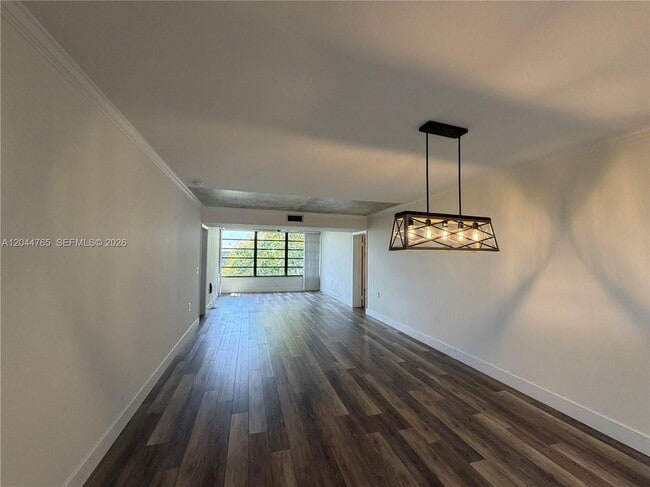 Photo - 1705 Whitehall Dr Unidad 403