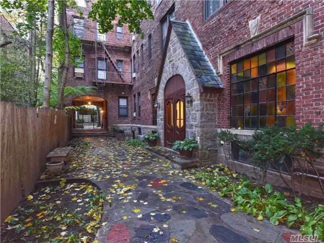 Building Photo - 1 Hillside Ave Unit 1A