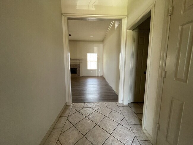 Beautiful 3/2/2 Plus Basement in Cooper district