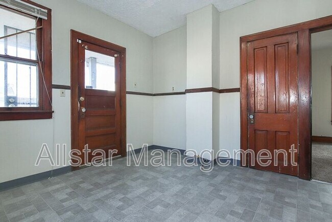 Photo - 1101 E 66th St Unidad #1