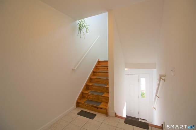 Photo - 125 Thorniley St Unidad 1st Floor