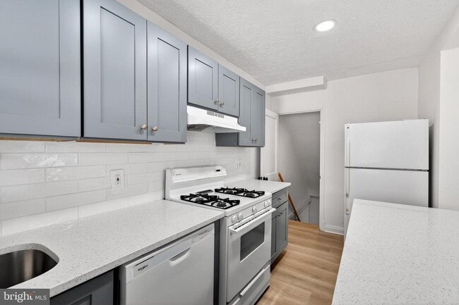 Photo - 1870 Yakona Rd