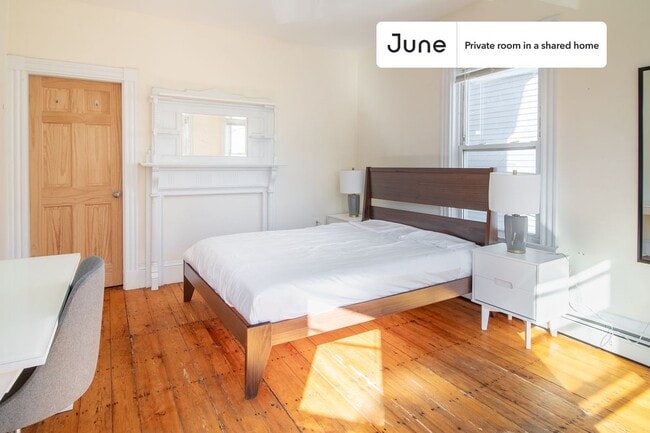 Building Photo - Room in Shared 5 bed/1 bath home