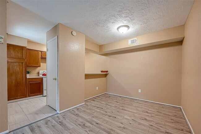 Photo - 10555 Turtlewood Ct Unit 1109