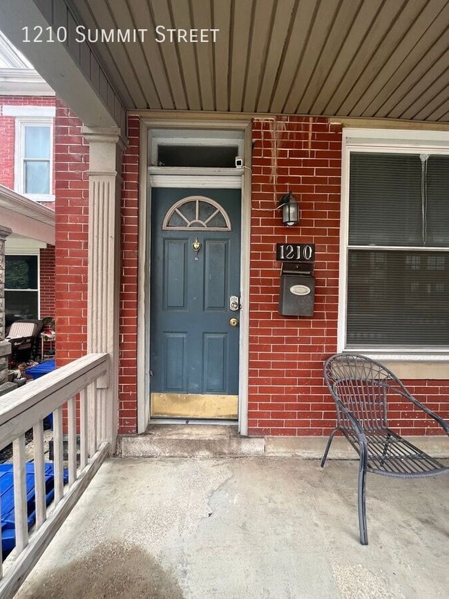 Photo - 1210 Summit St