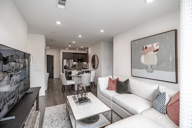 2BR, 2BA - 1147SF - Living Room