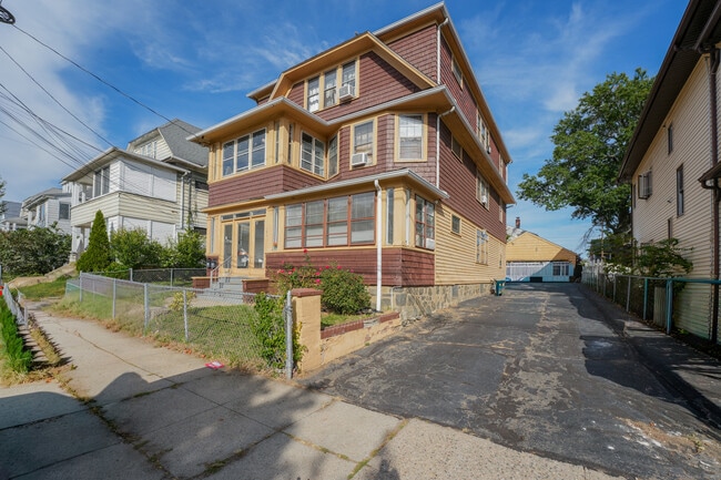 Photo - 140 Kent Ave