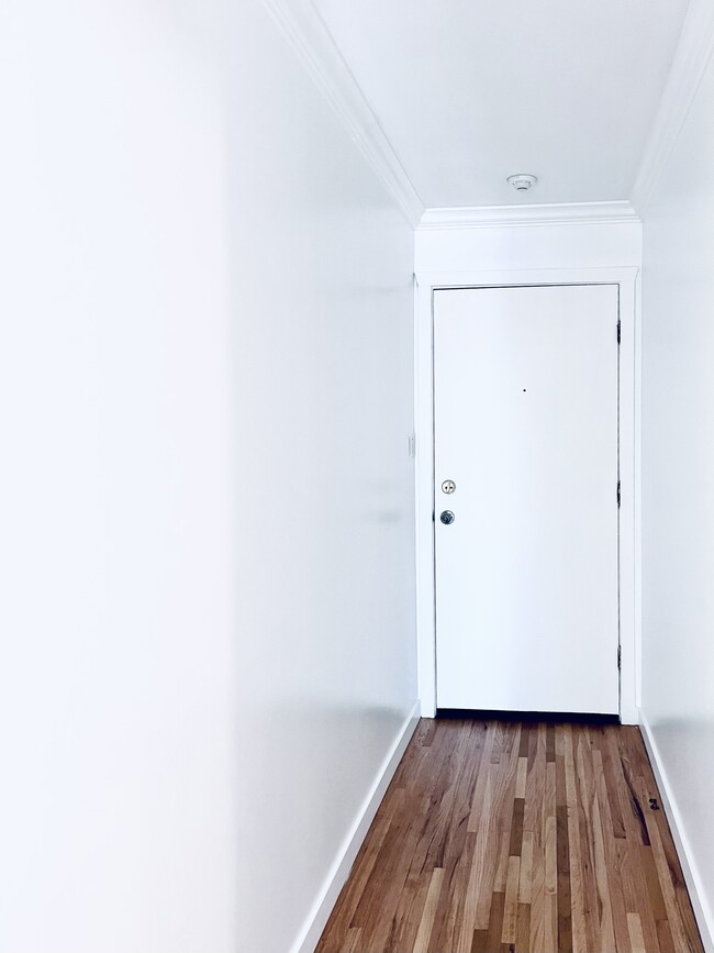 Photo - Peaceful Living in Willingdon Heights Unité 205