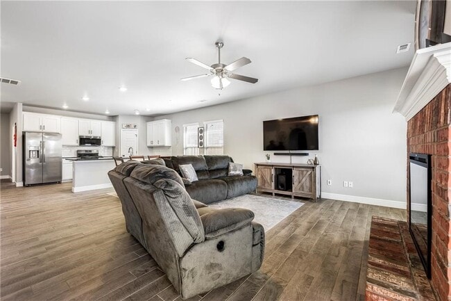 Photo - 2041 Tallgrass Ter