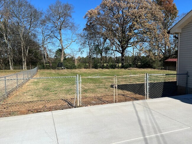 Photo - 204 Homewood Dr