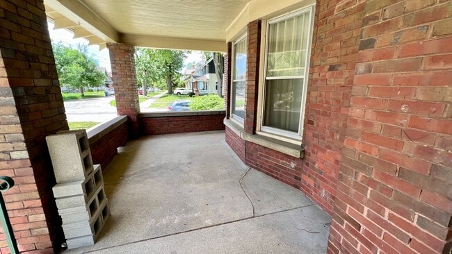 Photo - 1401 Logan St SE