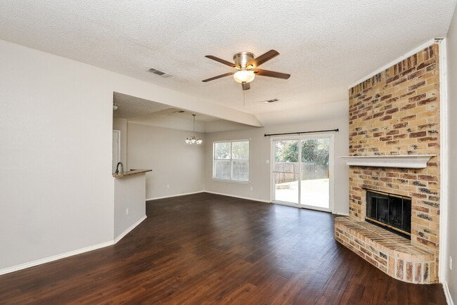 Photo - 1040 Glencrest Dr