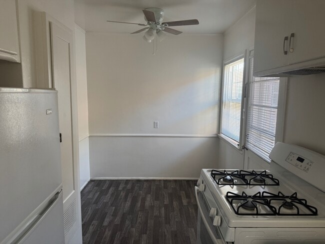 Photo - 11637 Magnolia Blvd Unit 11637