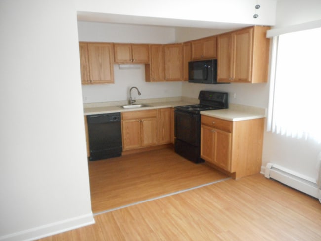 Photo - 567 Pershing Ave Unidad B