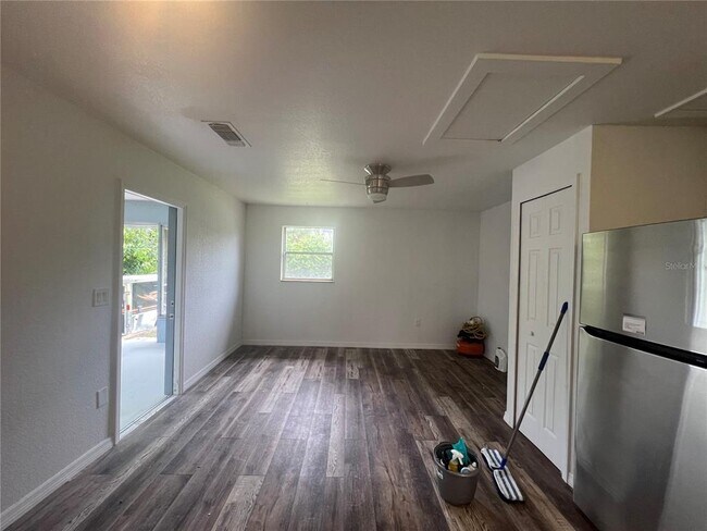 Photo - 2422 Dixie Ave