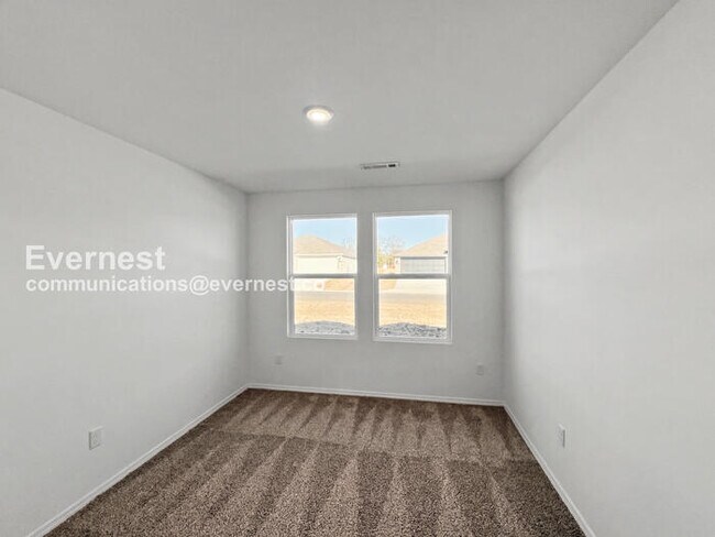 Photo - 106 E Sunbelt Ct