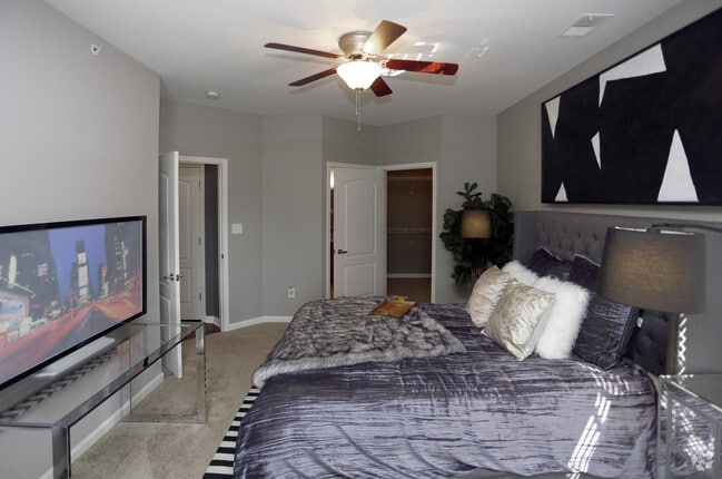 2HAB, 2BA - 1220 ft²