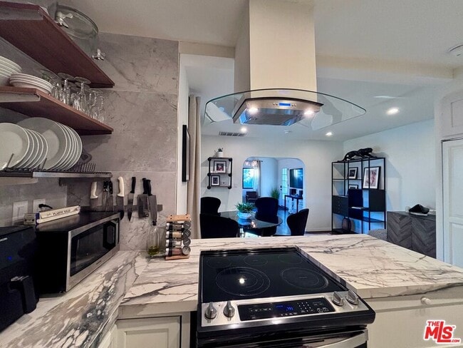 Photo - 643 N Vista St