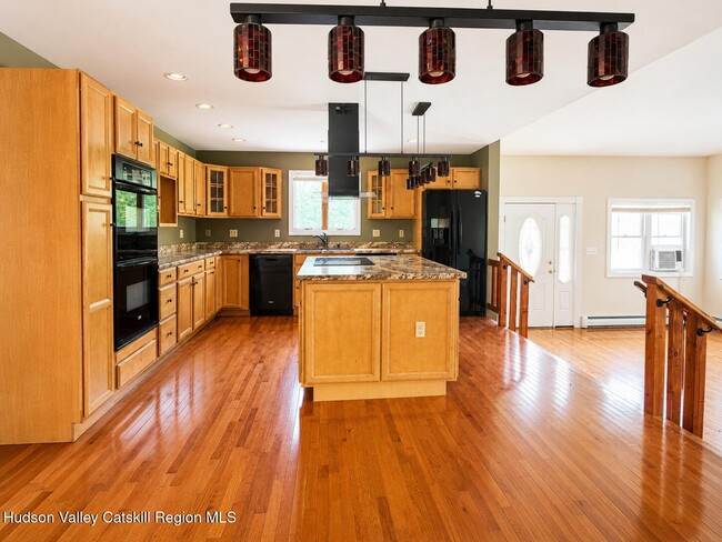 Photo - 124 Blue Mountain Rd