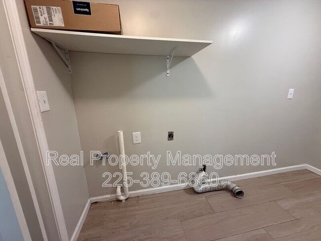 Photo - 160 Ebony Dr