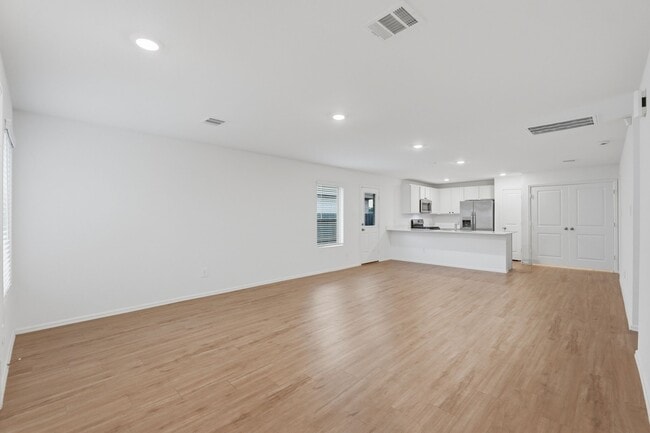 Building Photo - 235 River Grv Ct