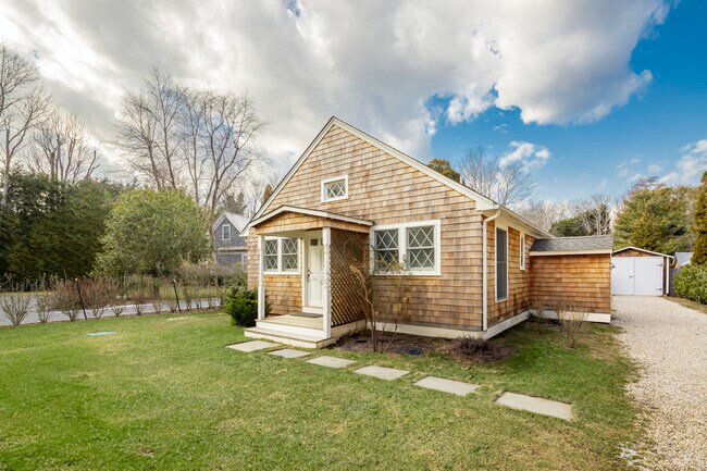 Photo - 77 Georgica Rd House