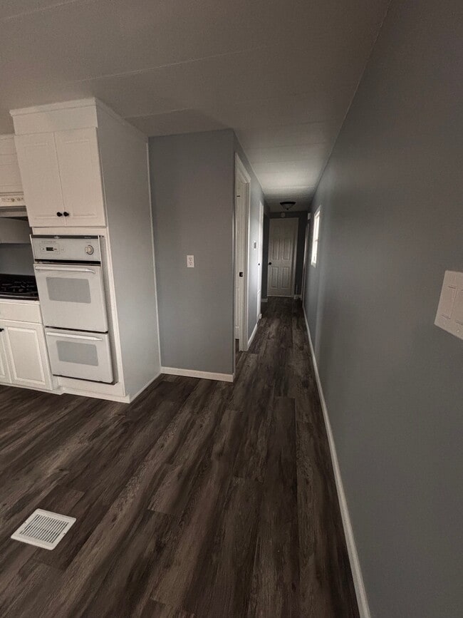 Photo - 14001 Western Ave