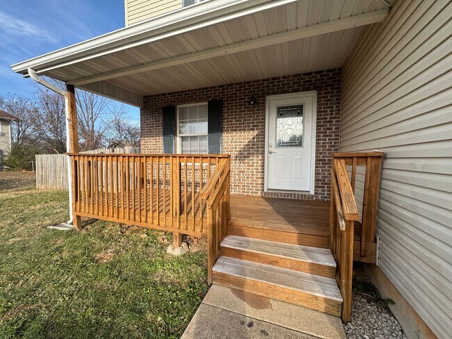 Photo - Spacious 3 bedroom, 2.5 bathroom Duplex