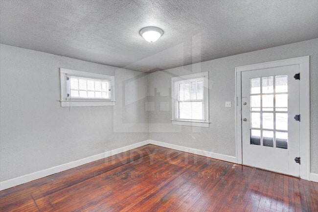 Photo - 3209 W 10th St