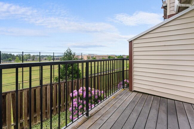 Photo - Spacious 3-Level Townhome for Rent in Prime Location Unit Apt 102