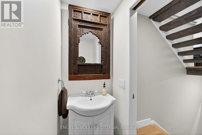 Photo - 251 Bruyère St