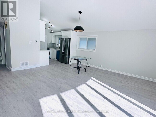 Photo - 55 Munson Crescent