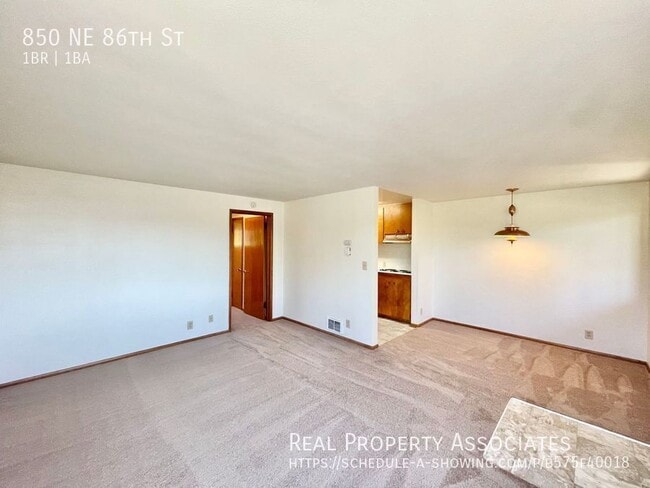 Photo - 850 NE 86th St