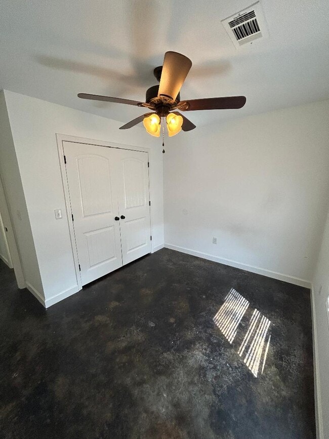 Photo - 312 W School St