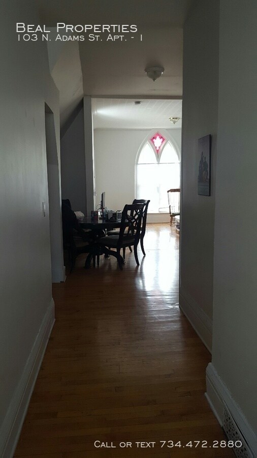 Photo - 103 N Adams St Unidad 1
