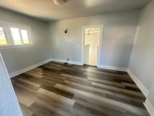 Photo - 279 4th N St